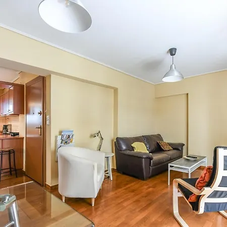Apartment 2 Bedroom Next To Ampelokipi
