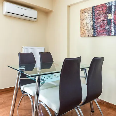 2 Bedroom Next To Ampelokipi Apartment Athens